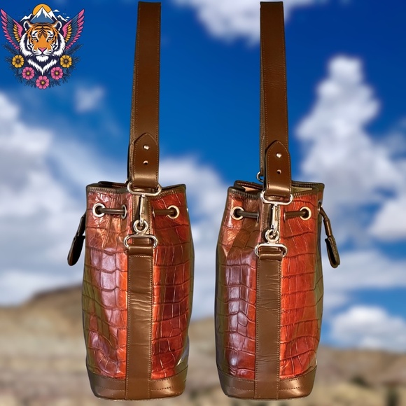 🌟Dooney & Bourke: Brown Croc-Embossed Drawstring Bucket Bag🌟 - Picture 4 of 13